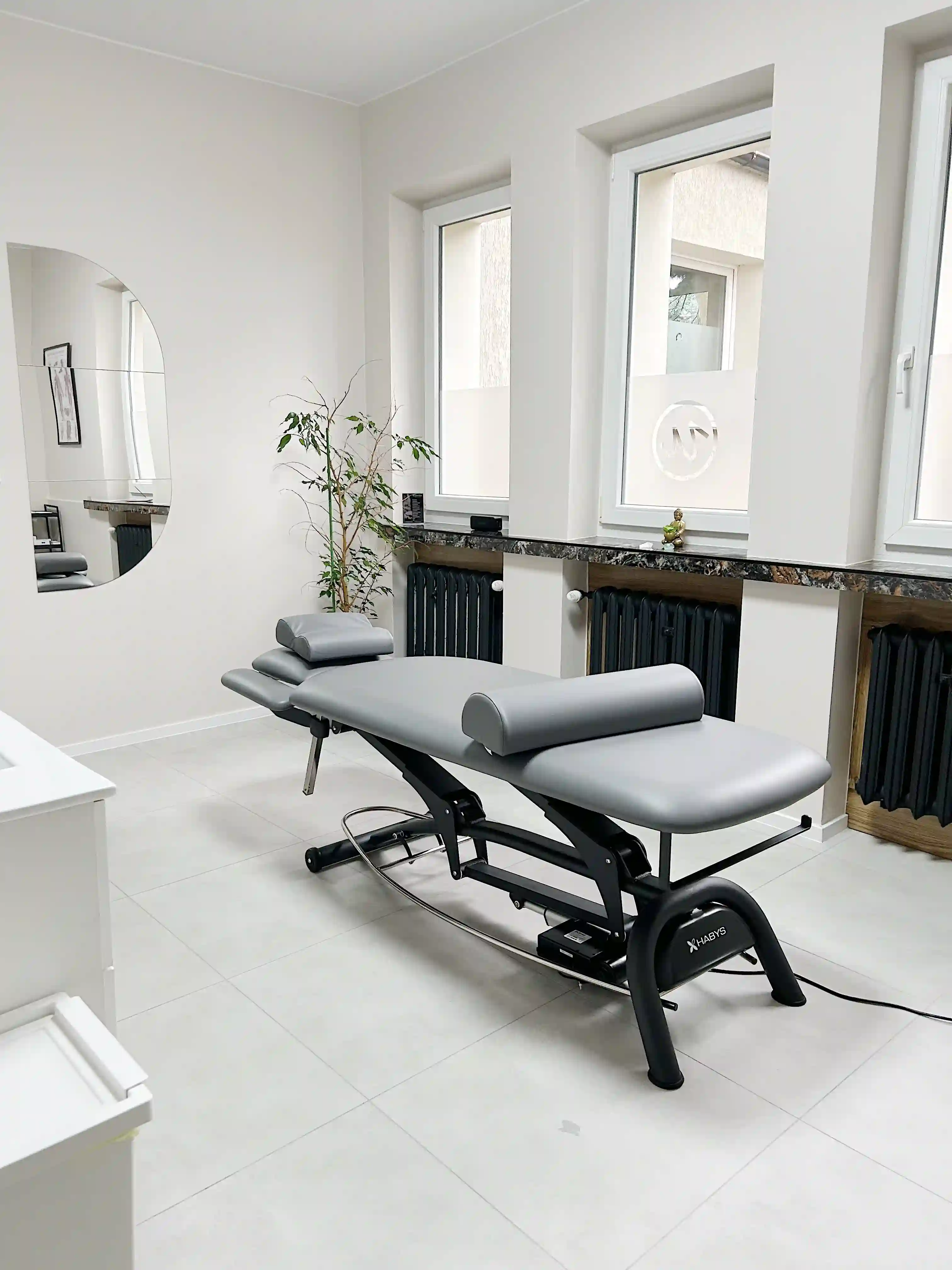 Kozetka do terapii manualnej – widok z przodu